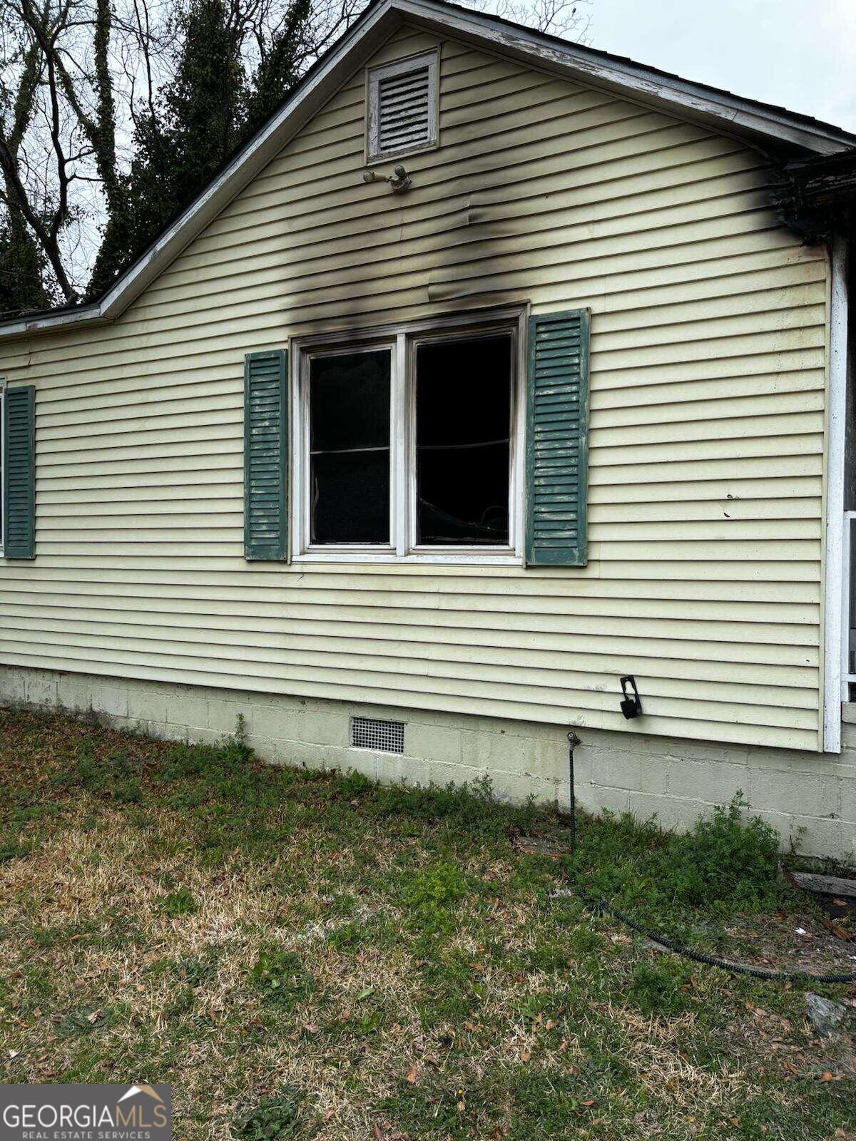 a side view of a house