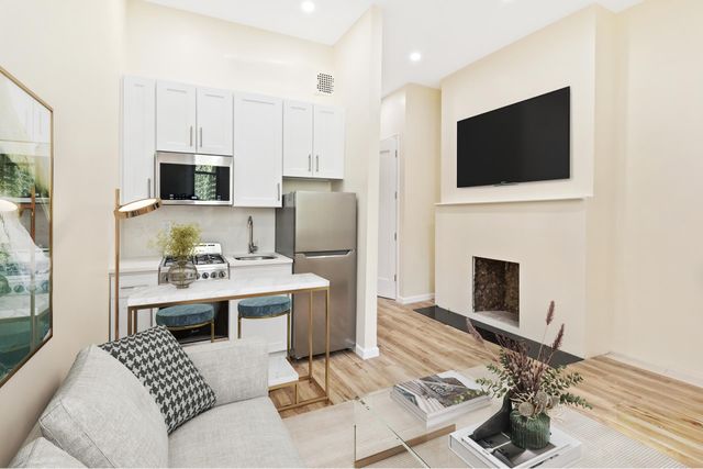 $3,300 | 135 West 95th Street, Unit 1 | Upper West Side