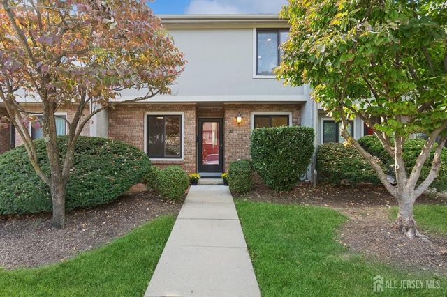 $670,000 | 20 Irongate, Unit 20 | Metuchen