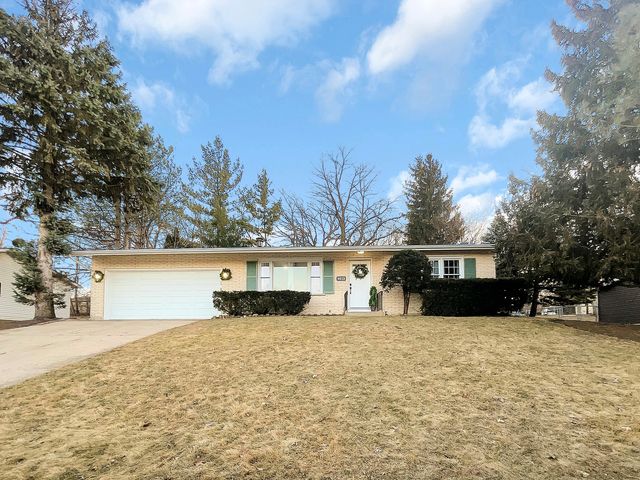 $279,900 | 4413 Sussex Drive | McHenry