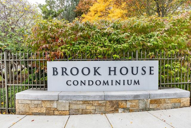 $529,000 | 33 Pond Avenue, Unit 318 | Brookline Village