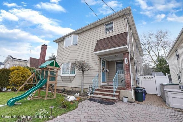 $1,090,000 | 445 Stewart Avenue | South New York