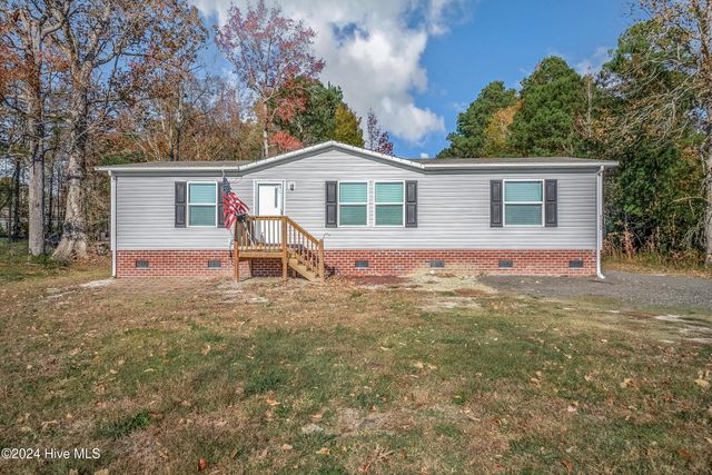 $315,000 | 1929 Caratoke Highway | Crawford Township - Currituck County