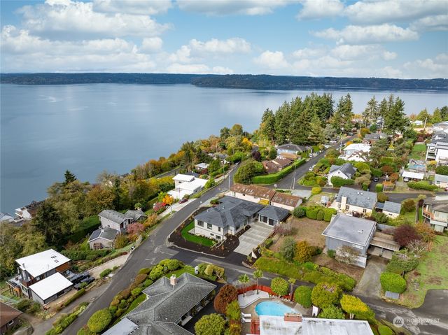 $2,535,000 | 1305 Scenic Drive Northeast | Northeast Tacoma