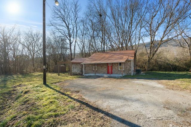 $220,000 | 551 South Main Street | Whitwell