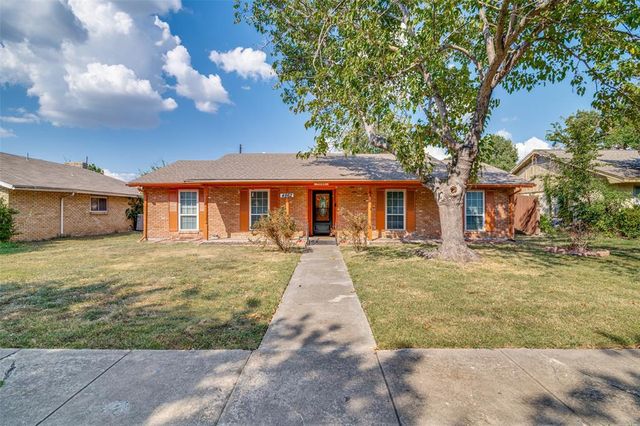 $299,900 | 4862 Stallcup Drive | Casa View