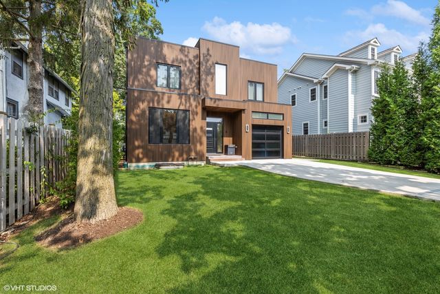 $2,450,000 | 803 Pine Street | Winnetka