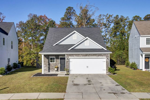 $369,900 | 230 Daniels Creek Circle | Goose Creek