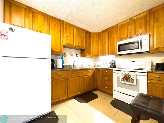 $144,000 | 322 Knotty Pine Circle, Unit A1 | Greenacres