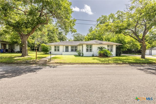 $280,000 | 302 Smith Street | Gonzales