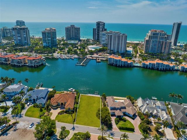 $4,950,000 | 315 Neapolitan Way | Park Shore