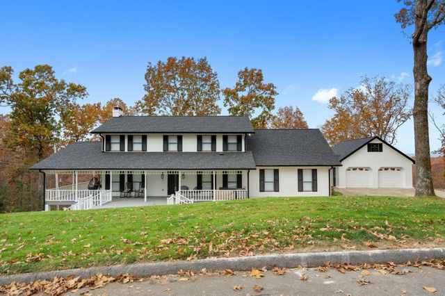 $849,900 | 823 Brookhollow Lane | East Brainerd