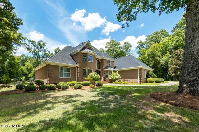 $797,000 | 139 Howard Oaks Drive | Macon-Bibb County