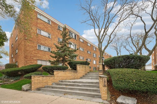 $144,900 | 6220 North Ridge Avenue, Unit S402 | West Ridge