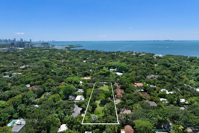 $9,700,000 | 3940 Douglas Road | Southwest Coconut Grove