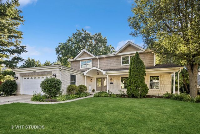 $650,000 | 302 West Victoria Lane | Arlington Heights