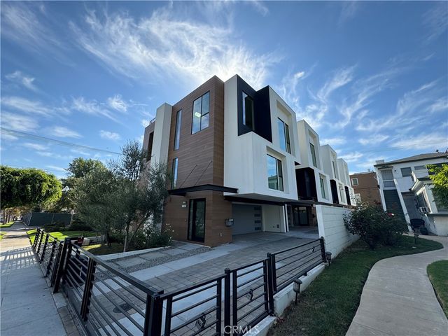 $1,450,000 | 809 North Detroit Street | West Hollywood Vicinity