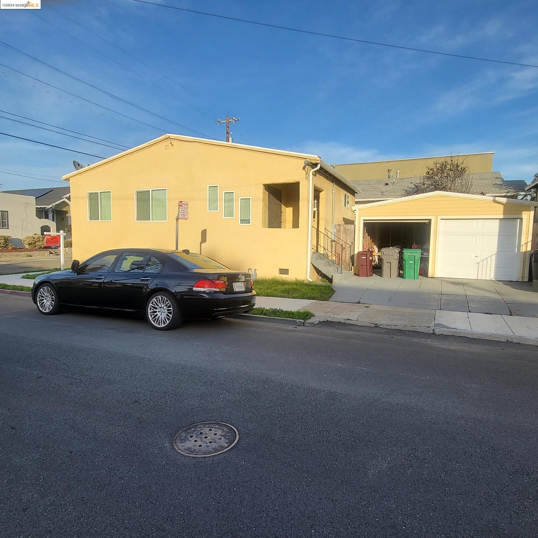 5726 Los Angeles Street Oakland CA 94608 Compass