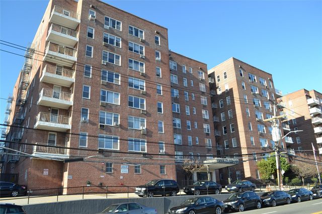 $249,900 | 355 Bronx River Road, Unit 7L | Wakefield Park