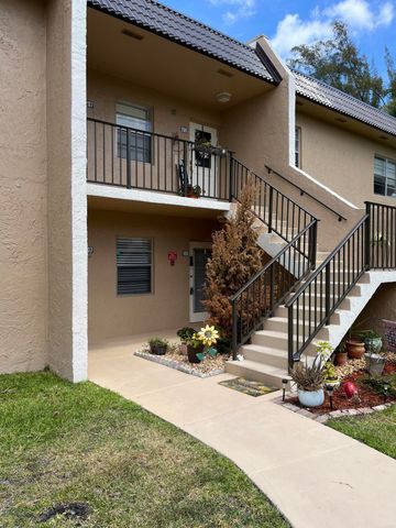 $150,000 | 100 Lake Meryl Drive, Unit 108 | Golden Lakes