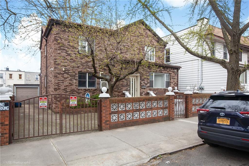 2227 West 8th Street | Compass