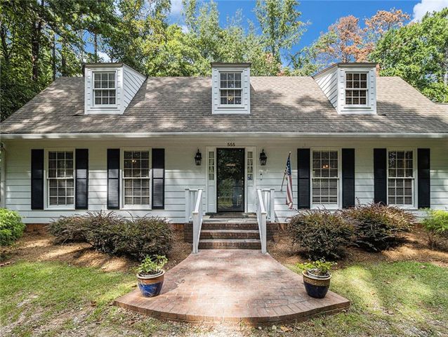 $680,000 | 555 Breedlove Drive | Monroe