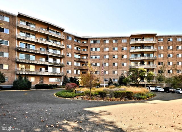 $239,900 | 100 West Avenue, Unit 327S | Beaver Hill South