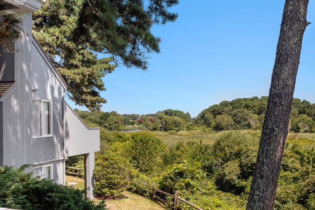 $949,000 | 40 Hidden Cove Road, Unit 15 | Martha's Vineyard