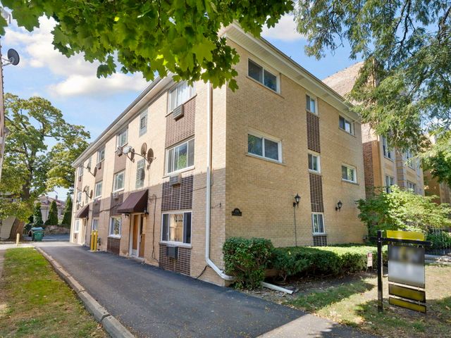 $150,000 | 4306 North Keystone Avenue, Unit 202 | Old Irving Park