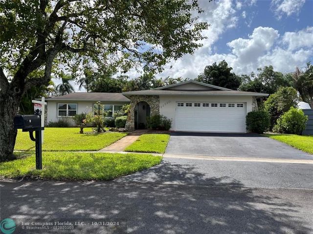 $649,000 | 11130 Northwest 17th Court | Pembroke Lakes