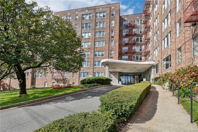 $184,500 | 333 Bronx River Road, Unit 623 | Wakefield Park