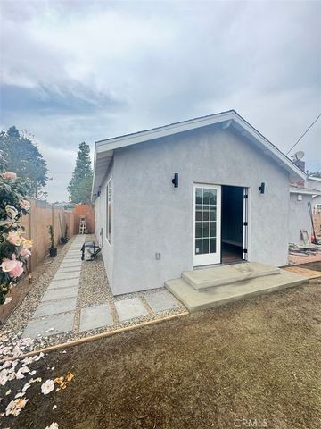 $2,400 | 1900 North Bellflower Boulevard | Los Altos