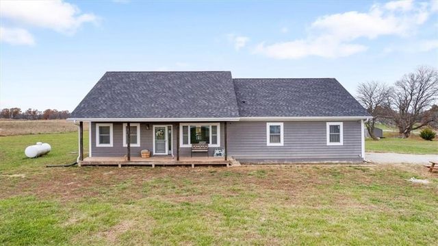 $375,000 | 822 Northeast County Road, Unit N/A | Deer Creek Township - Bates County