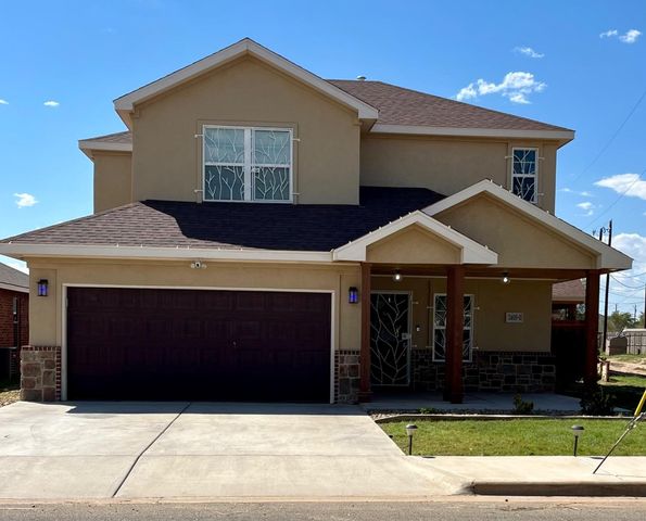 $421,500 | 2405 North Cypress Road | Northeast Lubbock