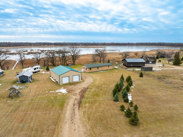 $279,900 | 12673 North Beach Lane | Grove Lake Township - Pope County