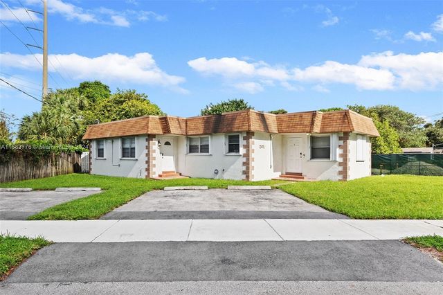 $629,000 | 201 Columbus Parkway | Hollywood Gardens West