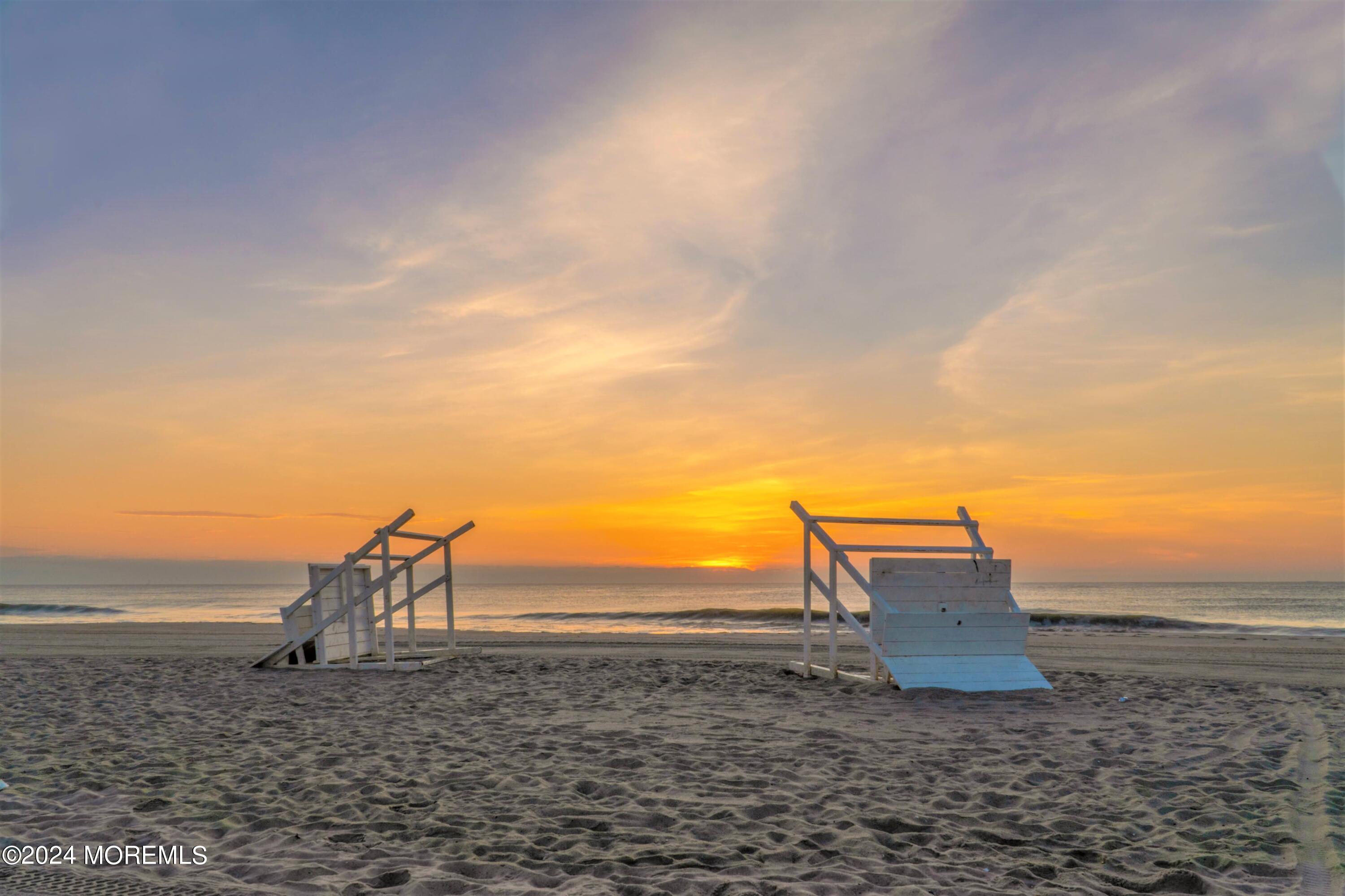 Photo Life Guard Stand