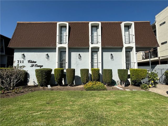 $561,000 | 711 Orange Grove Avenue, Unit 12 | South Glendale