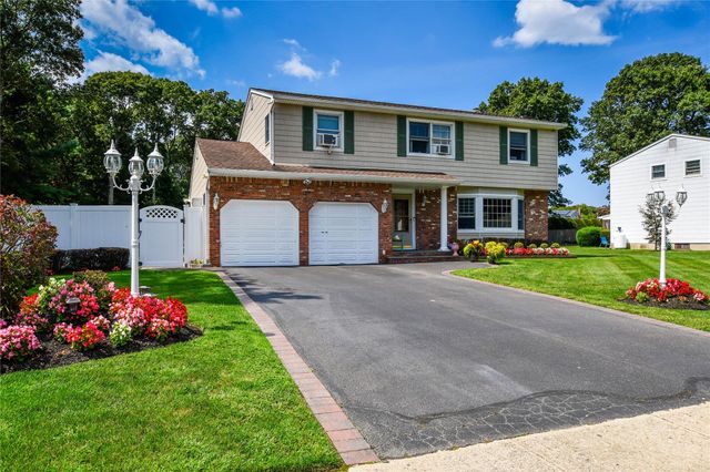 $947,888 | 680 Swindon Row | Sayville