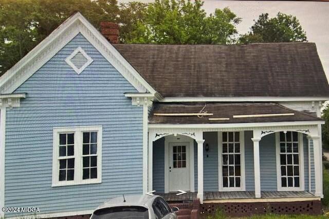 a view of a house with a garage