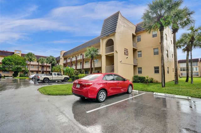 $165,000 | 2780 North Pine Island Road, Unit 112 | Sunrise Lakes