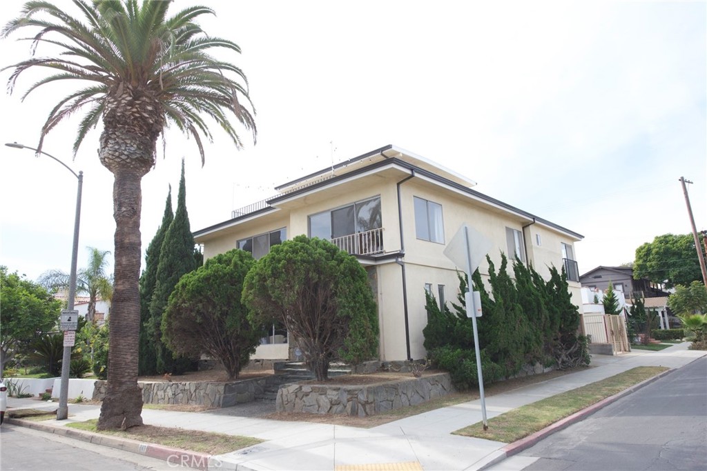 View from the corner of Roycroft Ave. and Vista St. Third floor boasts a very large balcony and recreation room. Views of city and ocean!