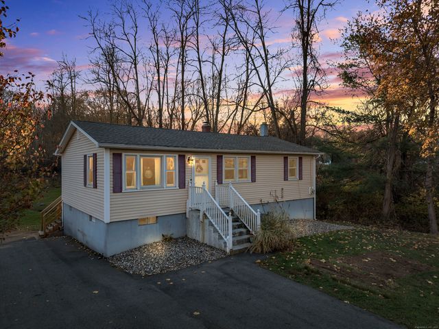 $220,000 | 111 Corning Road | Central Norwich