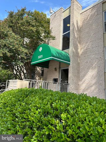 $1,850 | 5201 Duke Street, Unit 401 | Landmark-Van Dorn