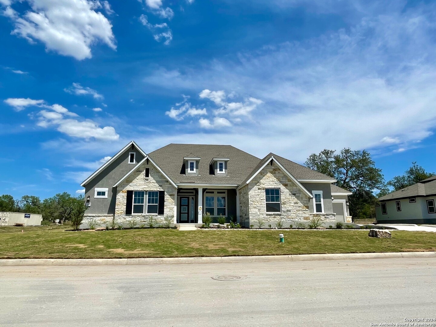 a view of house and outdoor space