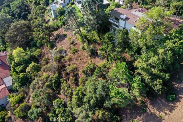 $250,000 | 1220 Linda Flora Drive | Bel Air-Holmby Hills