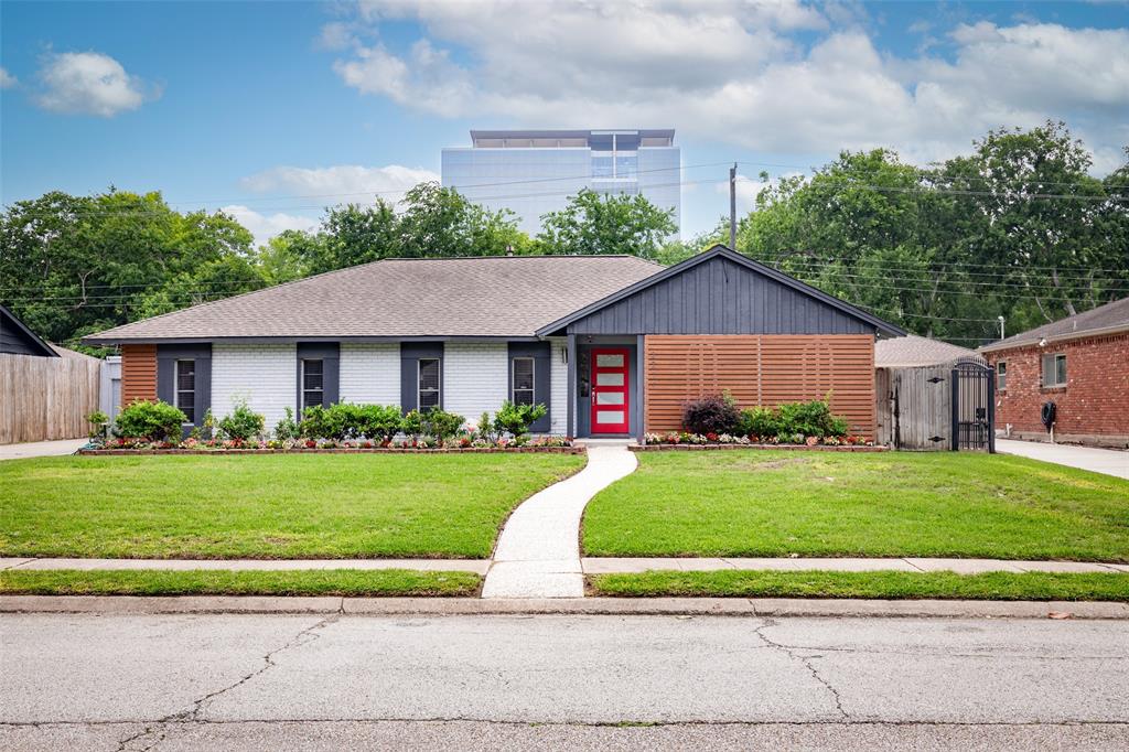 The house with the red door in Walnut Bend area.