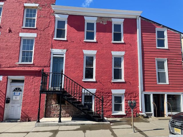 $3,000 | 624 Warren Street | Hudson