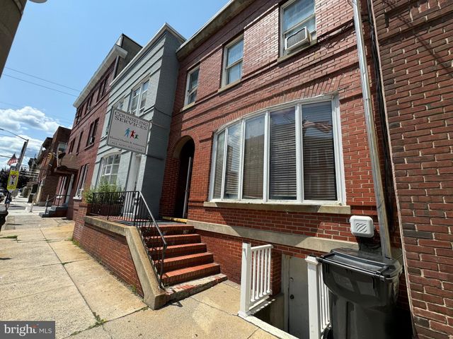 $975 | 212 West Market Street | Guinea Hill