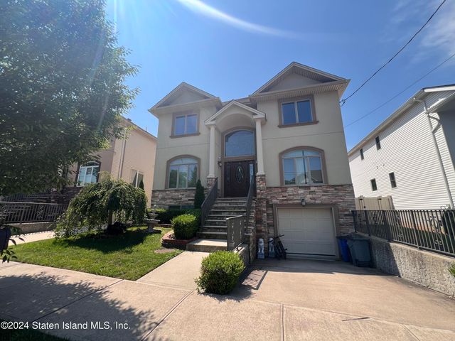 $1,350,000 | 36 Di Marco Place | Staten Island